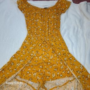 Justify size Medium  color orange and Grey